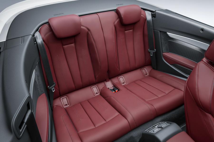 Интерьер Audi A5 Cabriolet 2.0 TDI Quattro S-Line 2017 года  (WW) (фото 20 из 76)